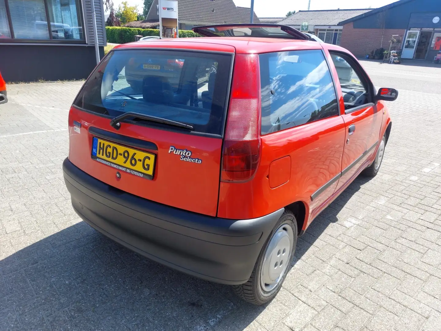 Fiat Punto 1.2 60 Selecta Rood - 2