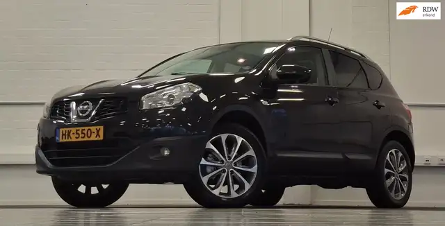 2012 Nissan Qashqai in Black for sale