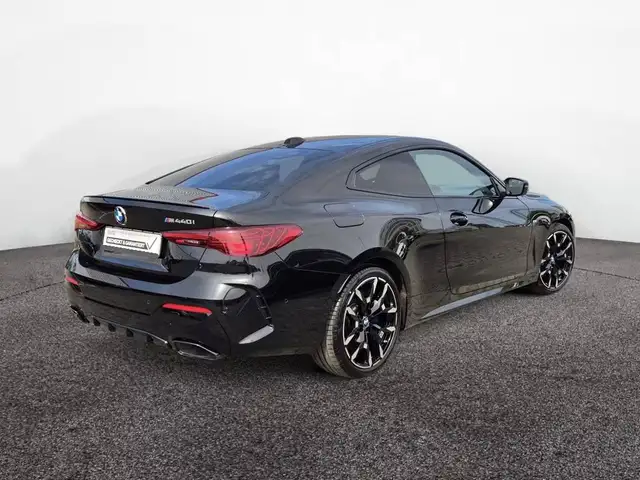BMW M view 11