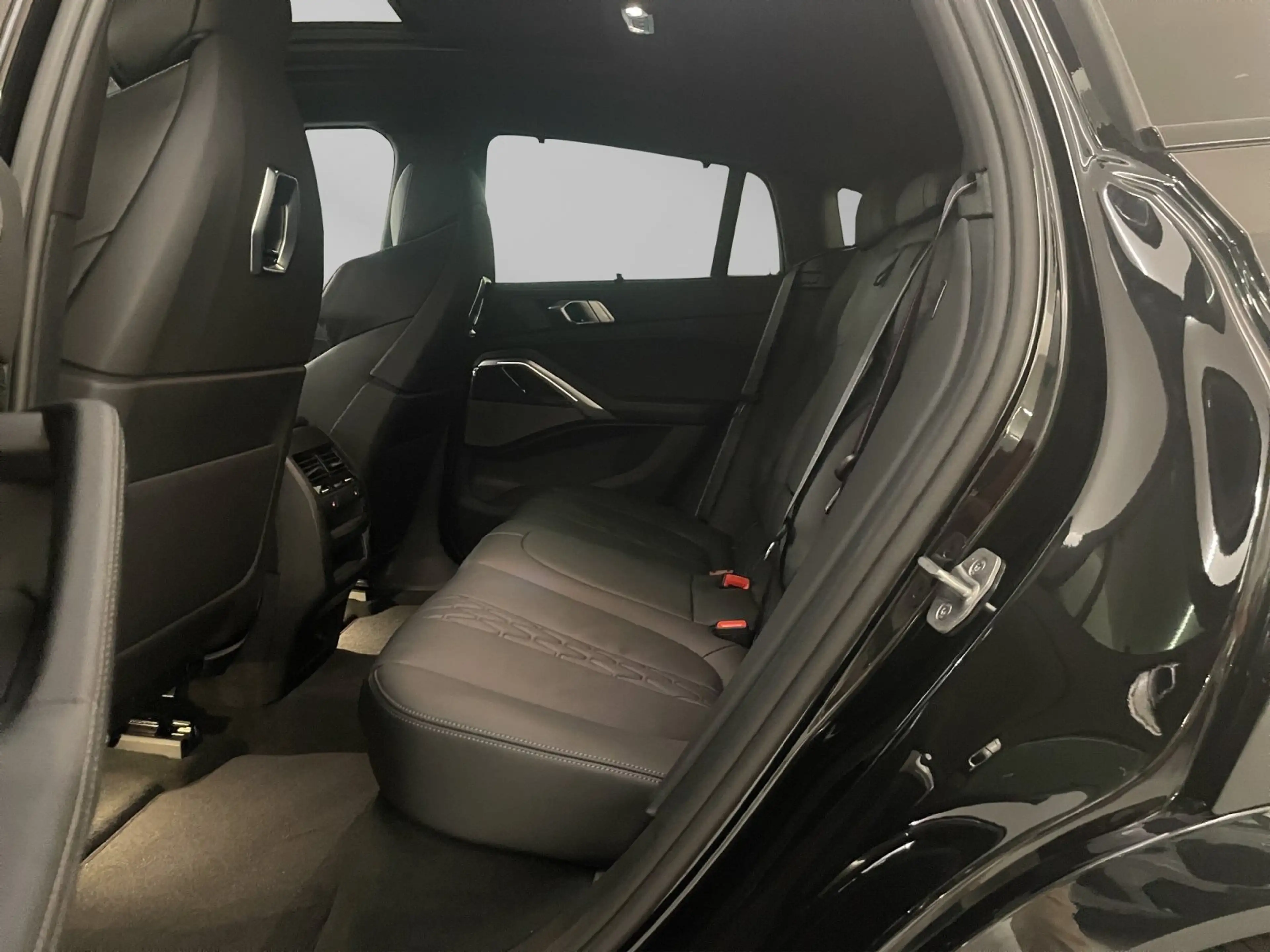 BMW X6 M60i xDrive M SportPro Pano Aktivlenk. Wärmepaket — photo 12
