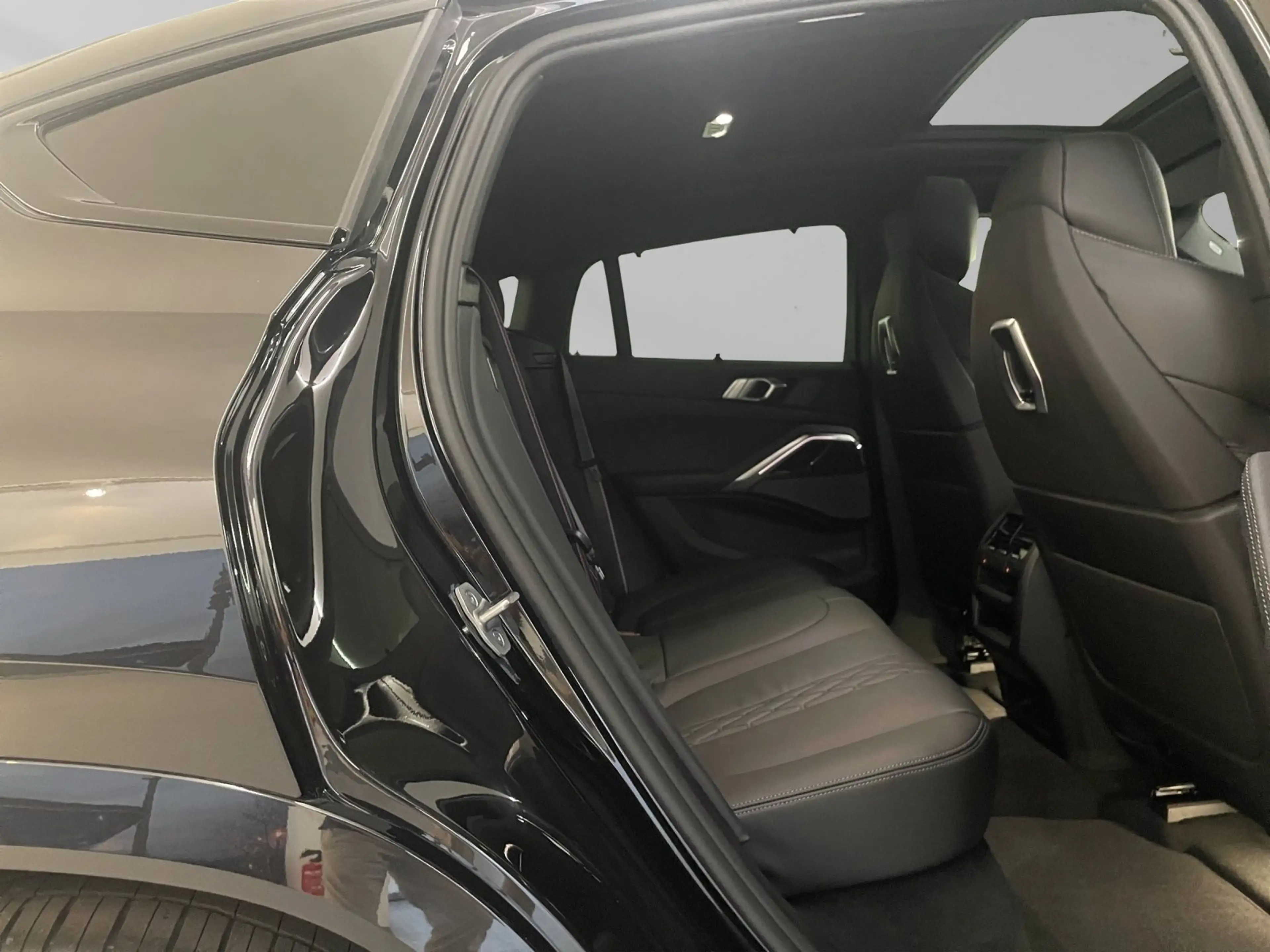 BMW X6 M60i xDrive M SportPro Pano Aktivlenk. Wärmepaket — photo 14