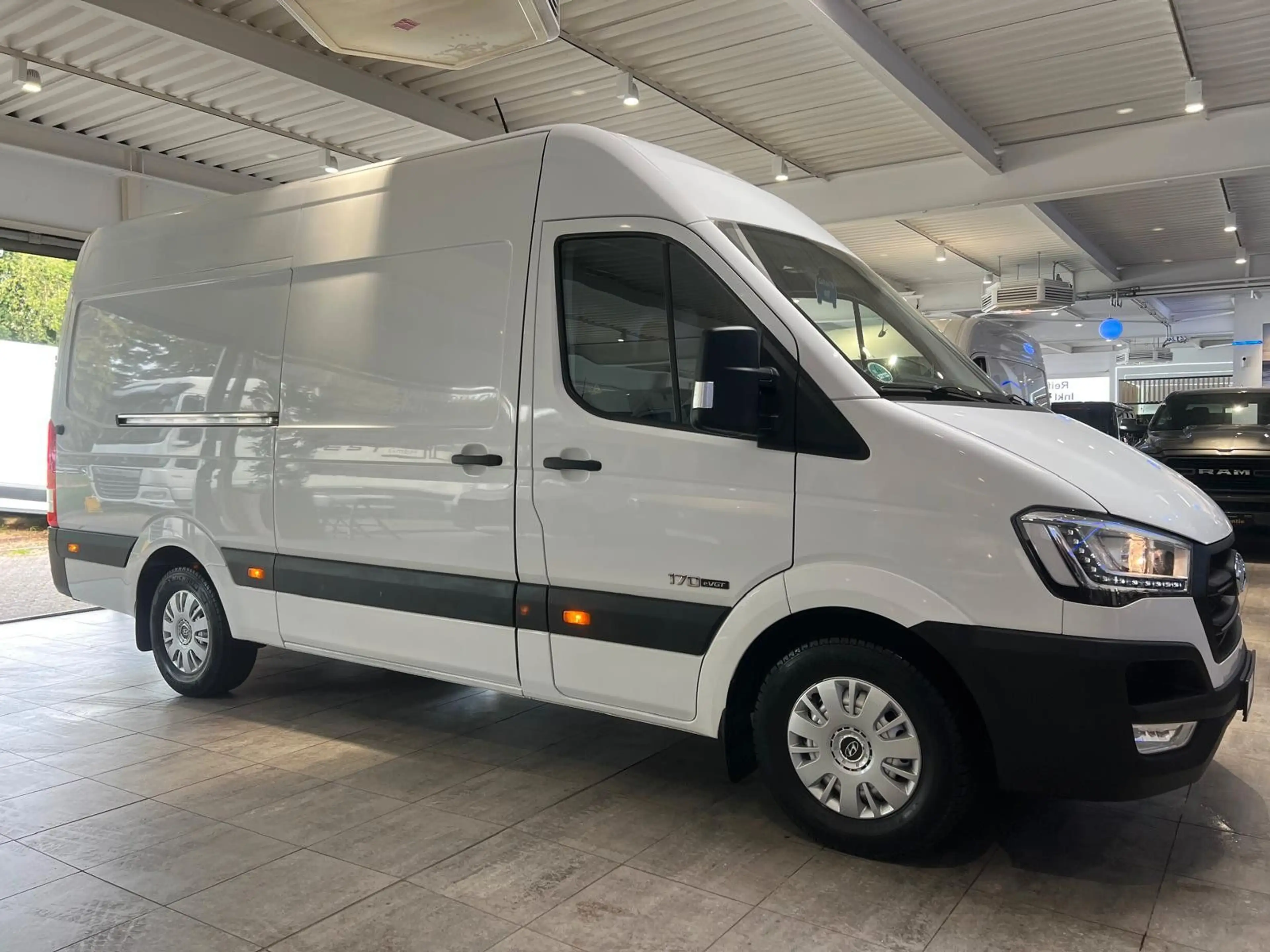 Hyundai H 350 Kasten Maxi L3-H2 Profi*Garantie*170Ps*AHK* — photo 10