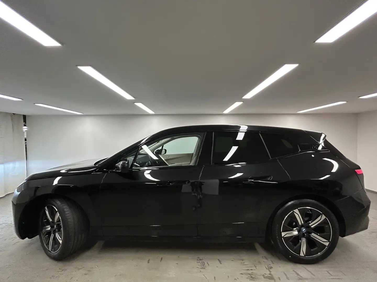 BMW iX xDrive40 Sportpaket PA. Plus Head-Up Harman/Kardon Schwarz - 2