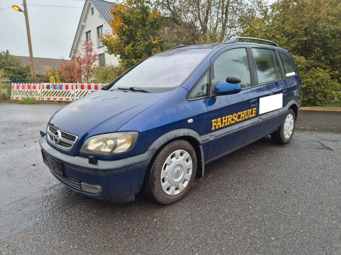 Opel Zafira 2.2 DTI Edition, 1.HD, NAVI, LEDER, XENON Blau - 1
