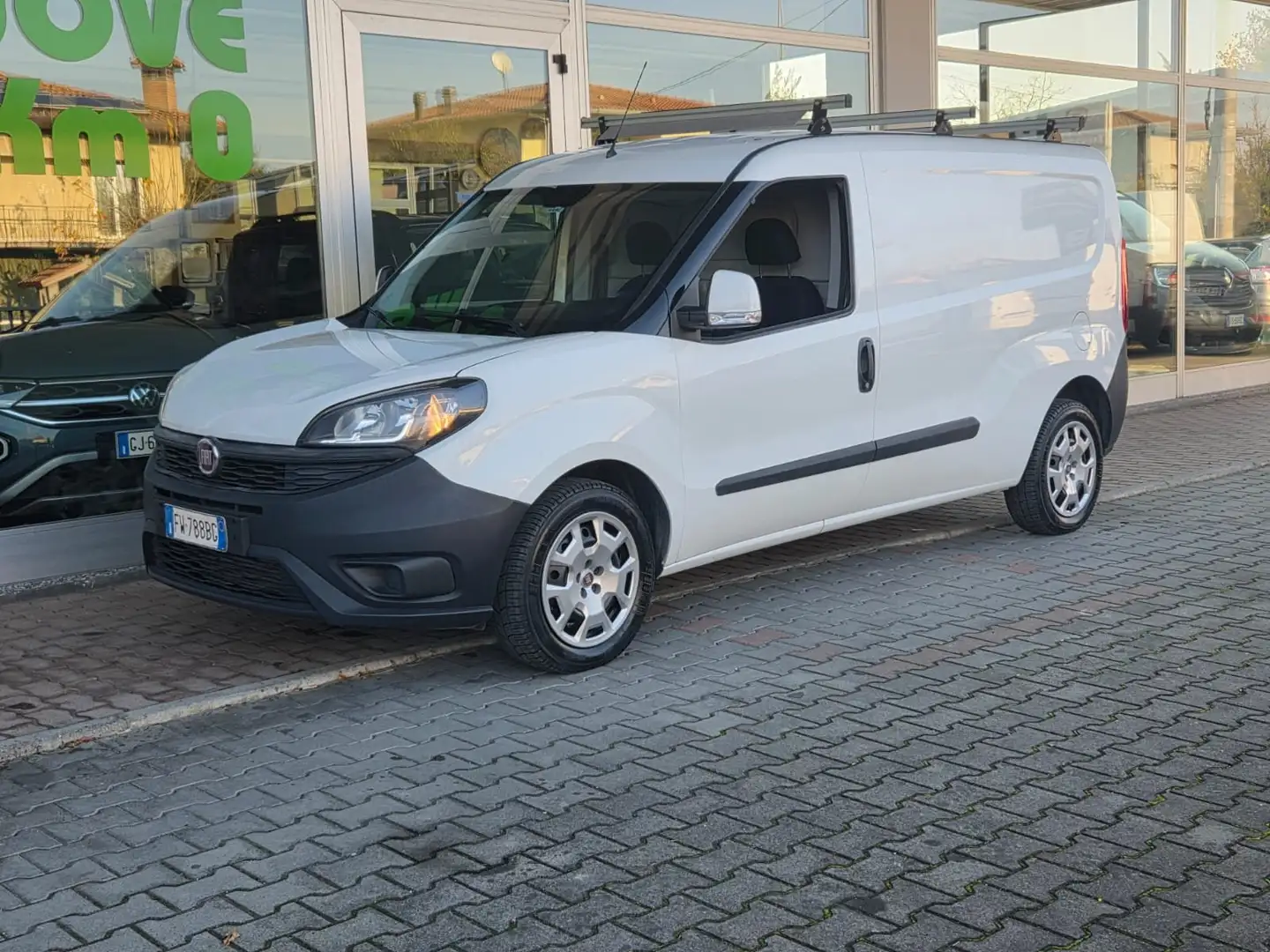 Fiat Doblo MAXI Cargo 4P 1.4TJet Natural Power Bianco - 1