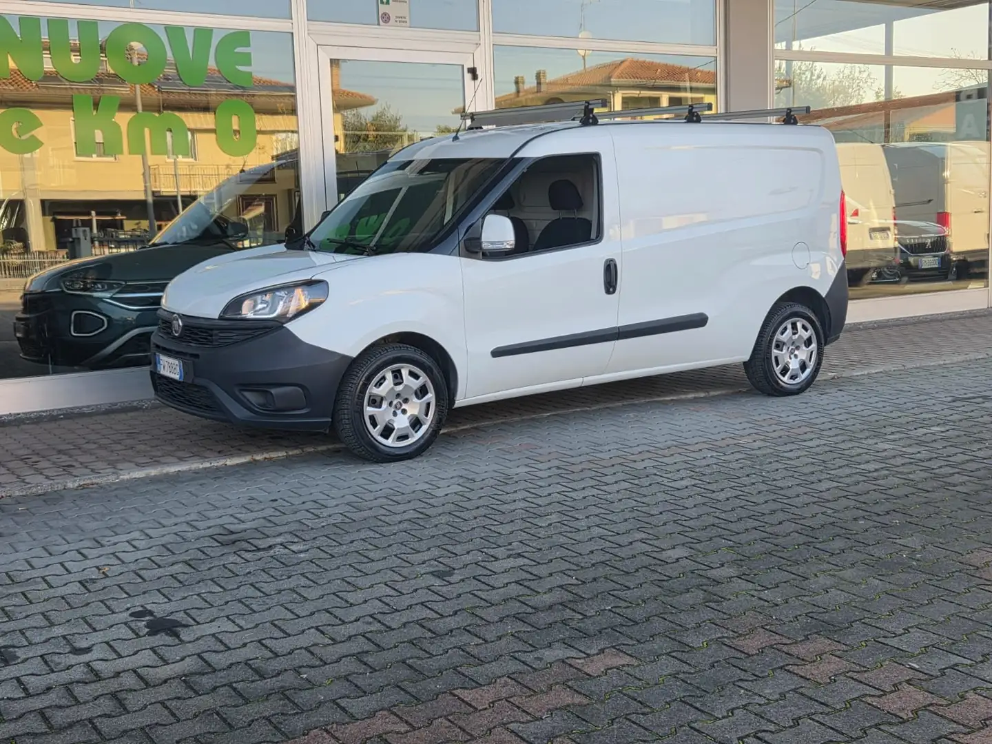 Fiat Doblo MAXI Cargo 4P 1.4TJet Natural Power Bianco - 2