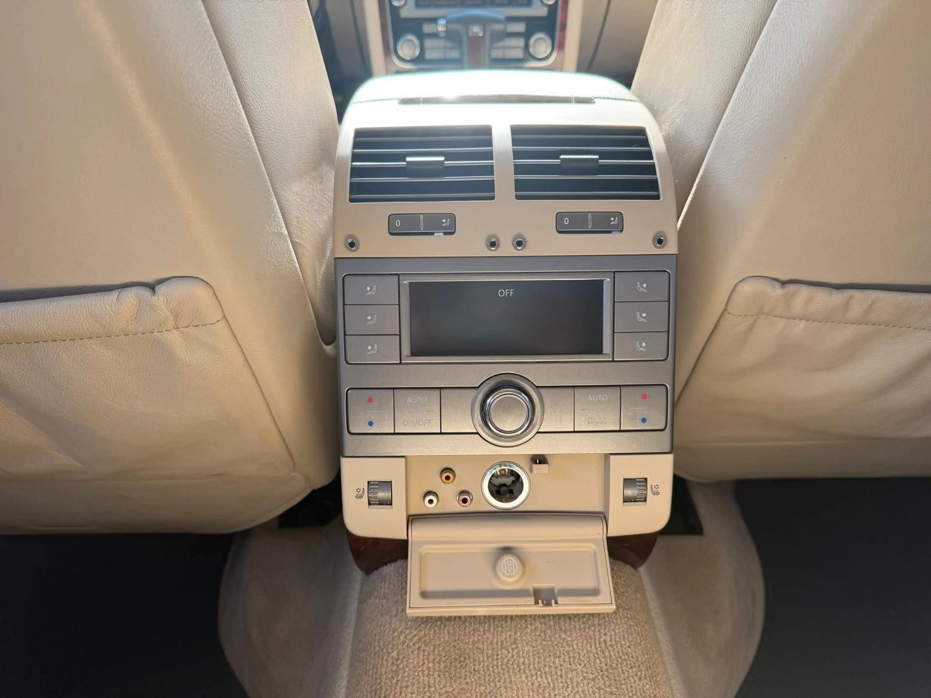 Volkswagen Phaeton V6 TDI 5-Sitzer 4Motion — photo 24