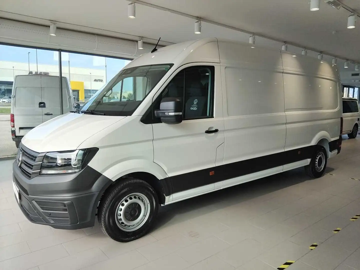 Volkswagen Crafter 35 L4H3 2.0TDI 140CV MODELLO 2025 Blanco - 2