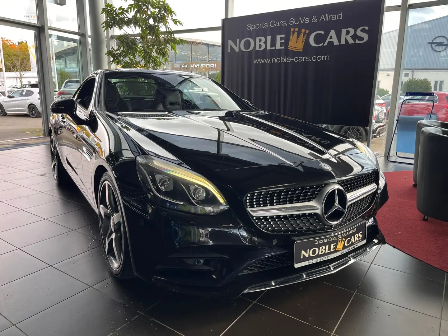 Mercedes-Benz SLC 300 AMG-LINE KLIMA LED NAVI ALU AIRSCRAF Schwarz - 1