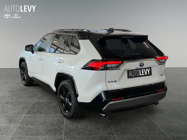 Toyota RAV4 view 4