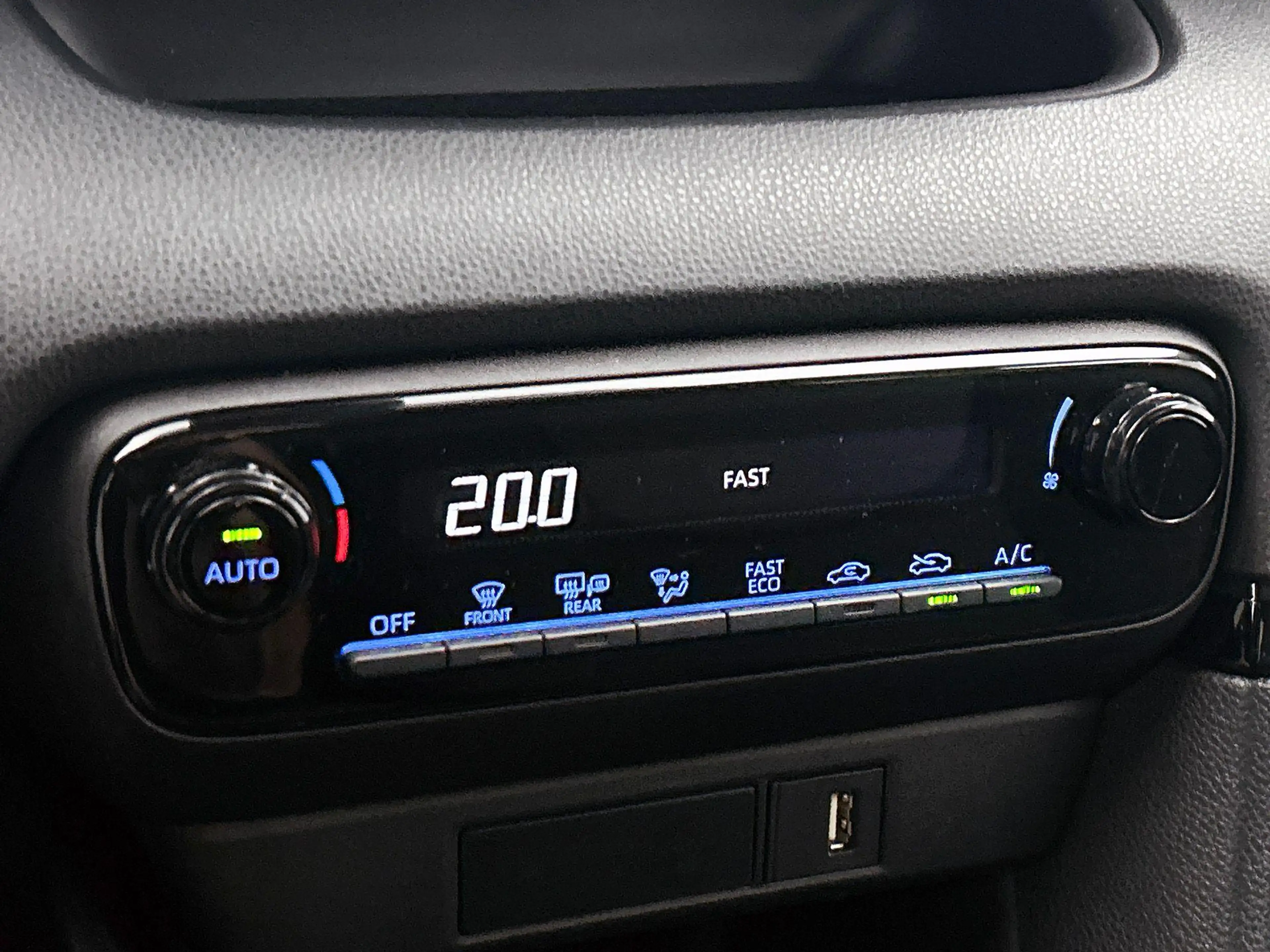 Mazda 2 Hybrid 1.5 Pure CARPLAY | CRUISE — photo 28