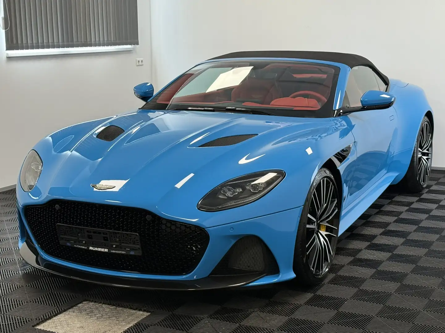 Aston Martin DBS Volante   Elwood Blue-Vivid Red   Titan-AGA Bleu - 2