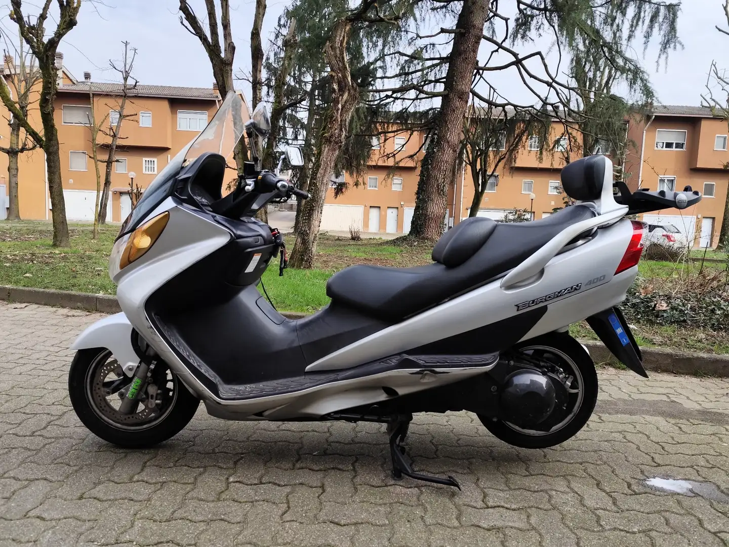 Suzuki Burgman 400 Argento - 2