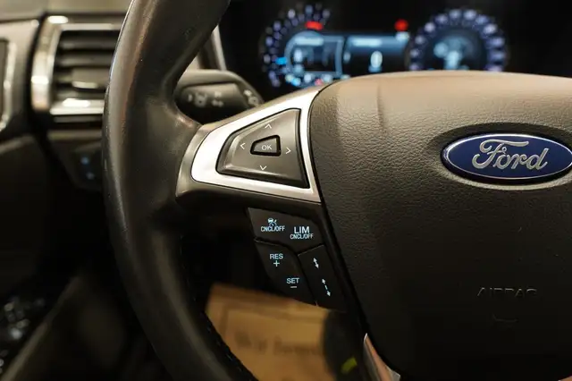Ford Mondeo view 26