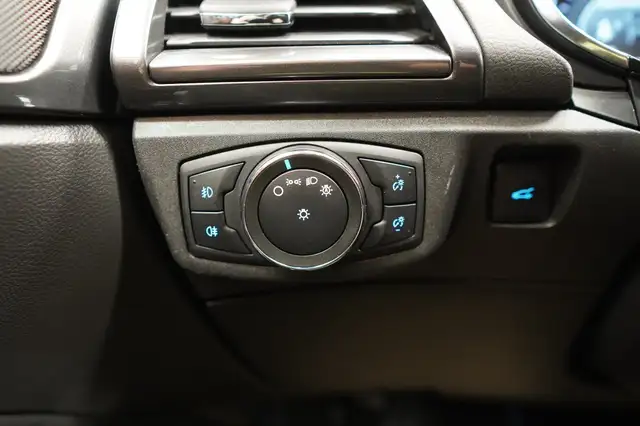 Ford Mondeo view 25