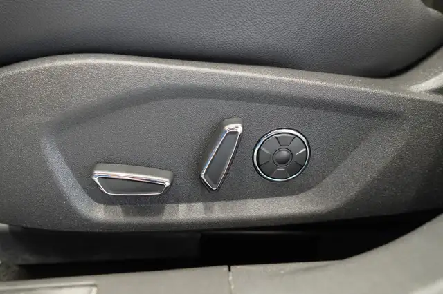 Ford Mondeo view 17