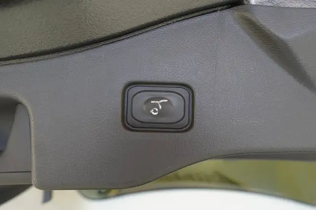 Ford Mondeo view 19