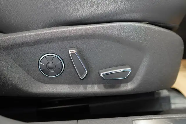 Ford Mondeo view 22