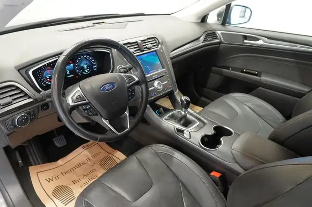 Ford Mondeo view 14