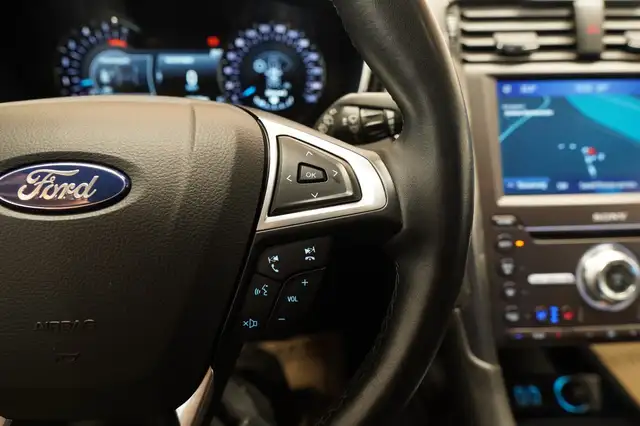 Ford Mondeo view 27