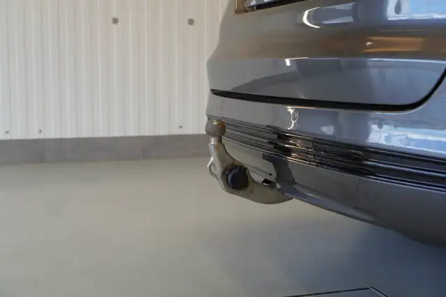 Ford Mondeo view 13