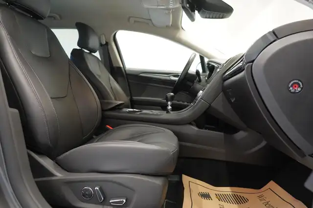 Ford Mondeo view 21