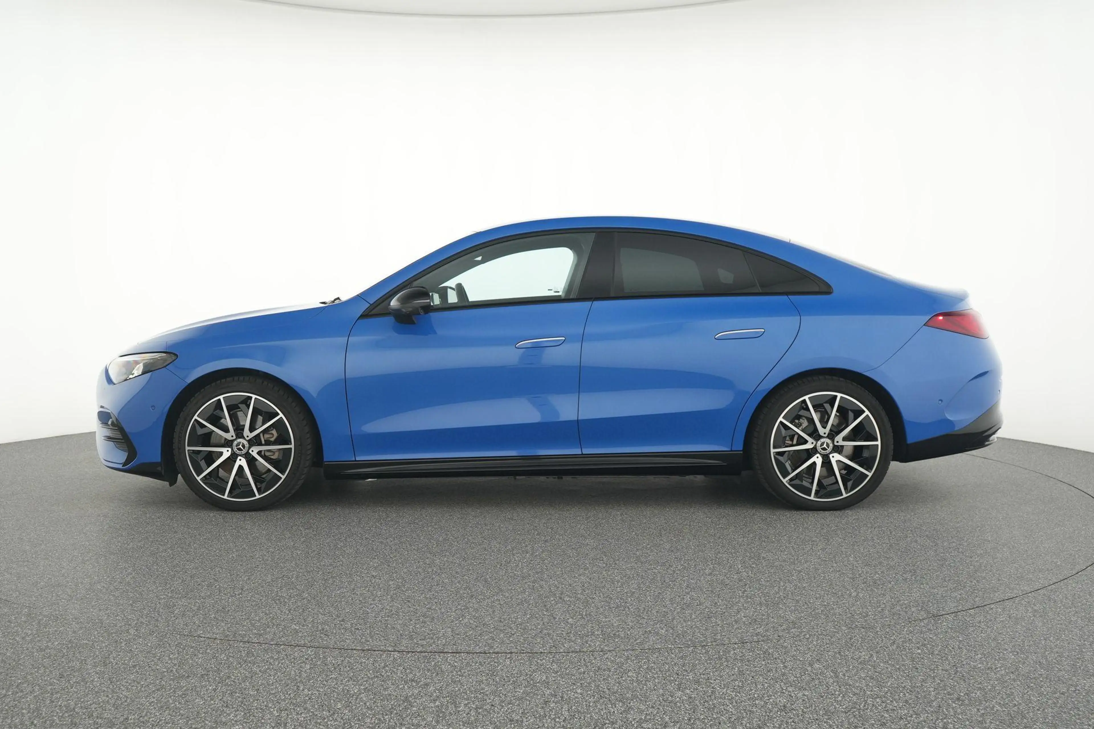 Mercedes-Benz CLA 250 250+ AMG Line — photo 8