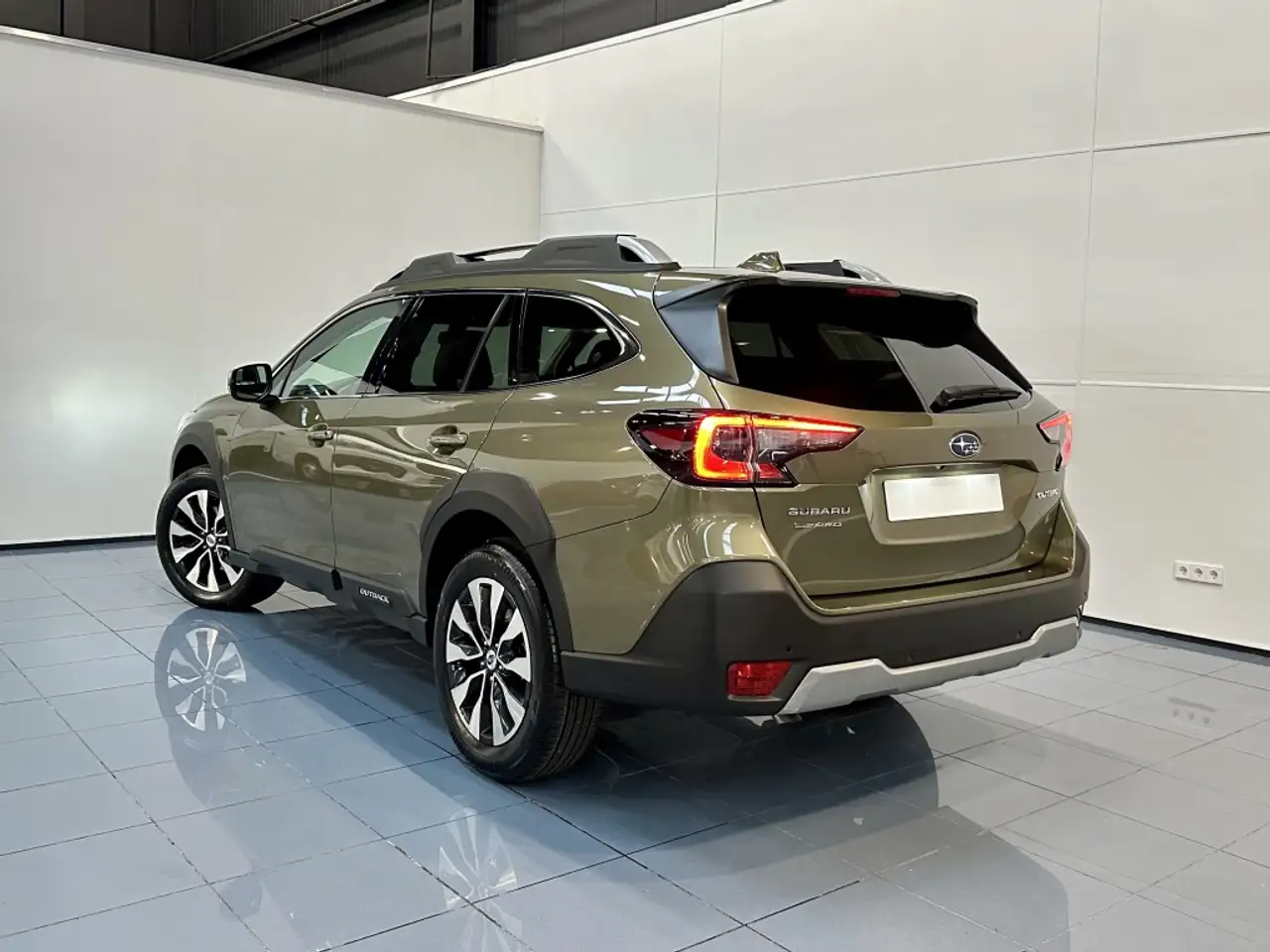 Subaru OUTBACK 2026
