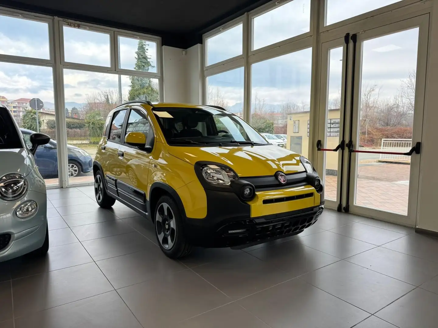 Fiat Panda PANDINA CROSS 1.0 70cv Hybrid CON ROTTAMAZIONE Nero - 1