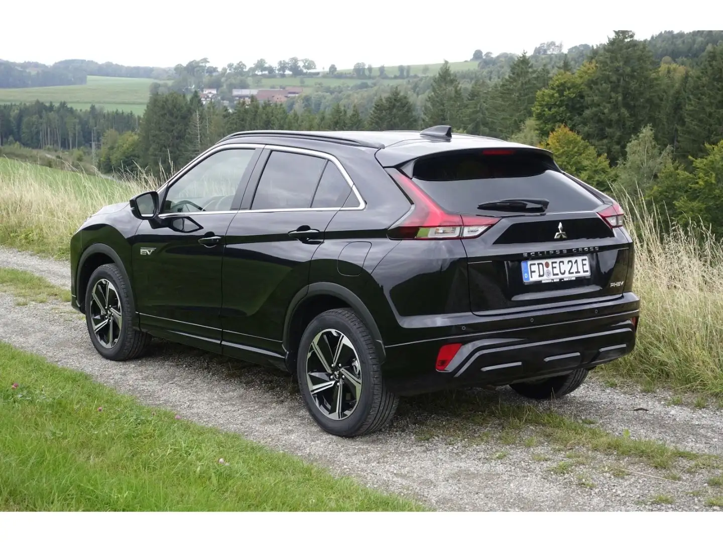 Mitsubishi Eclipse Cross Plus Select Hybrid 4WD 2.4 MIVEC P Schwarz - 2