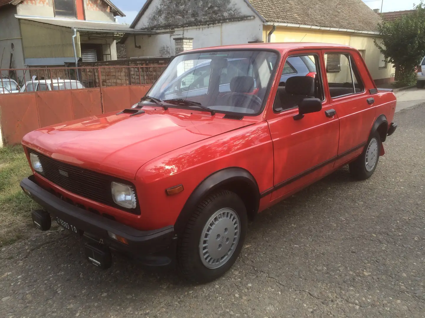 Zastava 128 NEUWERTG/NEUWAGEN Rot - 1