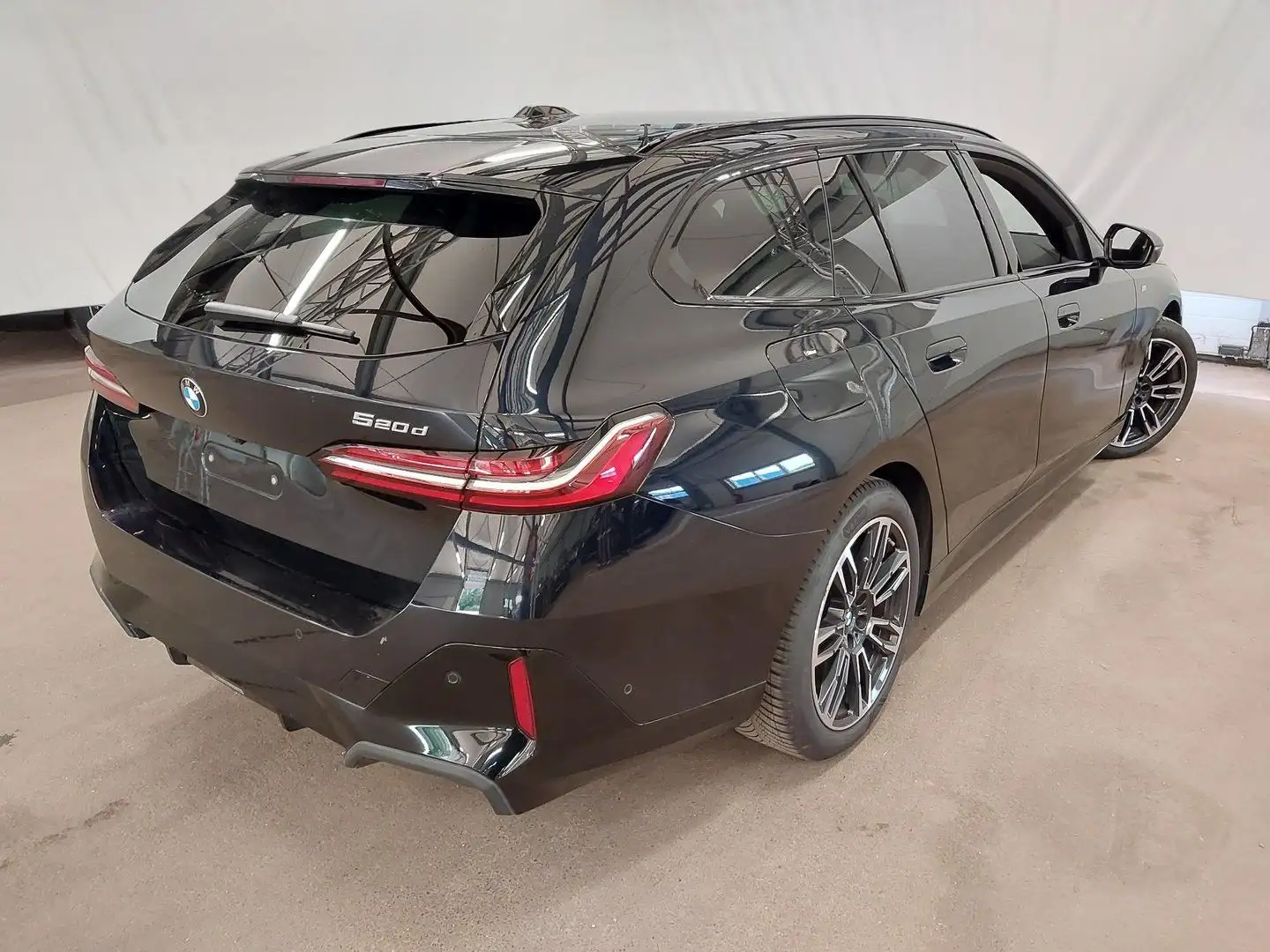 BMW 520 M Sport DrivingProf Autobahn Memory HeadUp Schwarz - 2