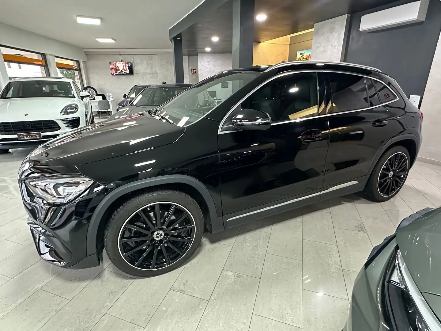 Mercedes-Benz GLA 200 Sport GLA 200 D FULL TETTO GARANZIA Zwart - 2