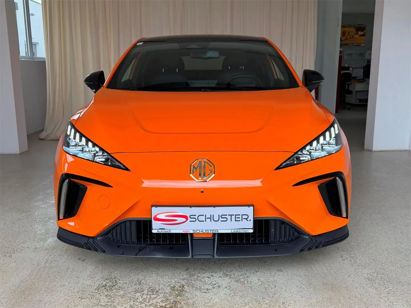 MG MG4 EV 64 kWh Luxury Orange - 2