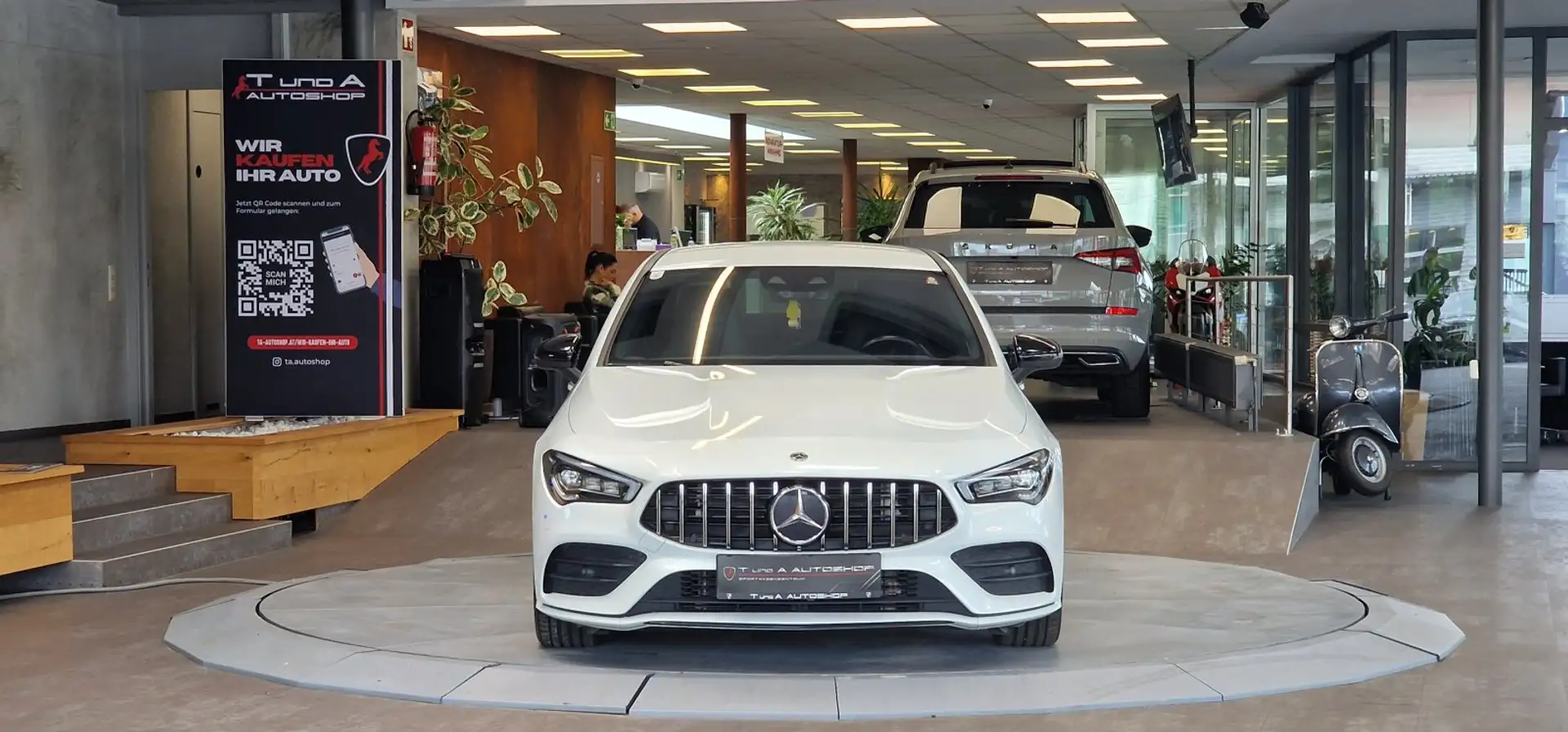 Mercedes-Benz CLA 250 AMG-Paket Aut. *Burmester*Kamera*Ambiente*Navi* Weiß - 2