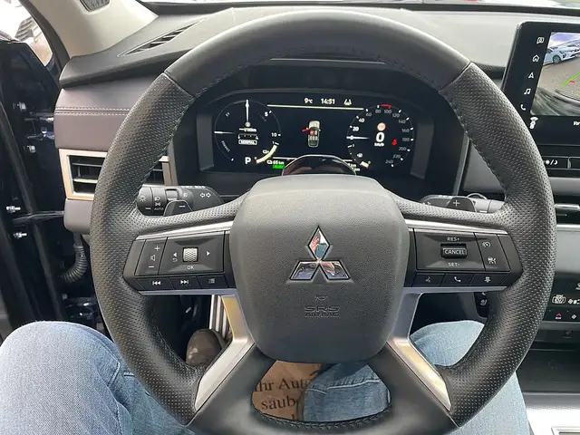 Mitsubishi Outlander 2,4 PHEV S-AWC Diamond Ansicht 30