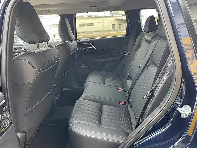 Mitsubishi Outlander 2,4 PHEV S-AWC Diamond Ansicht 14