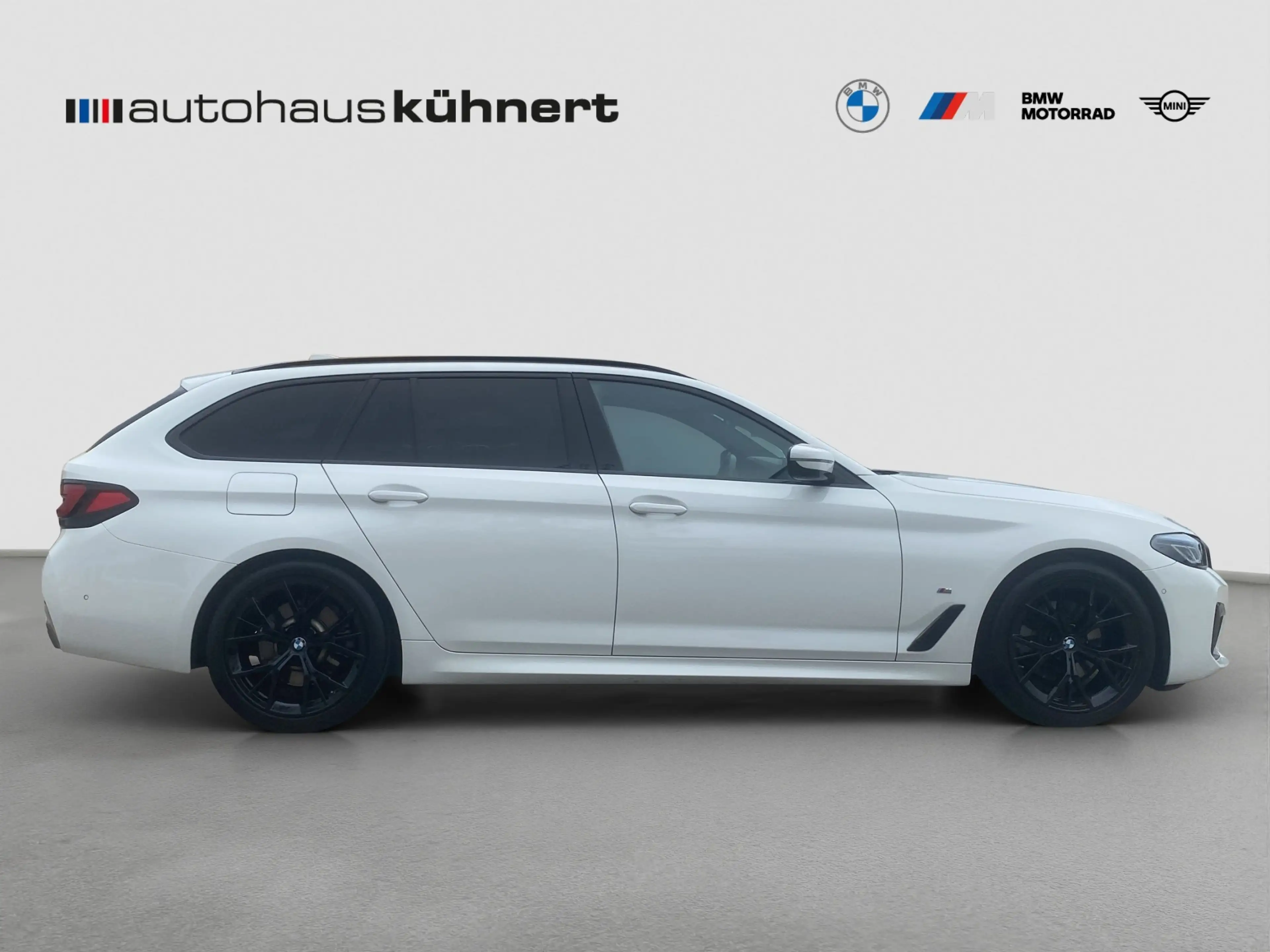 BMW 520 d xDrive Touring ///M-Sport ACC Laser SpurAss HUD — photo 8