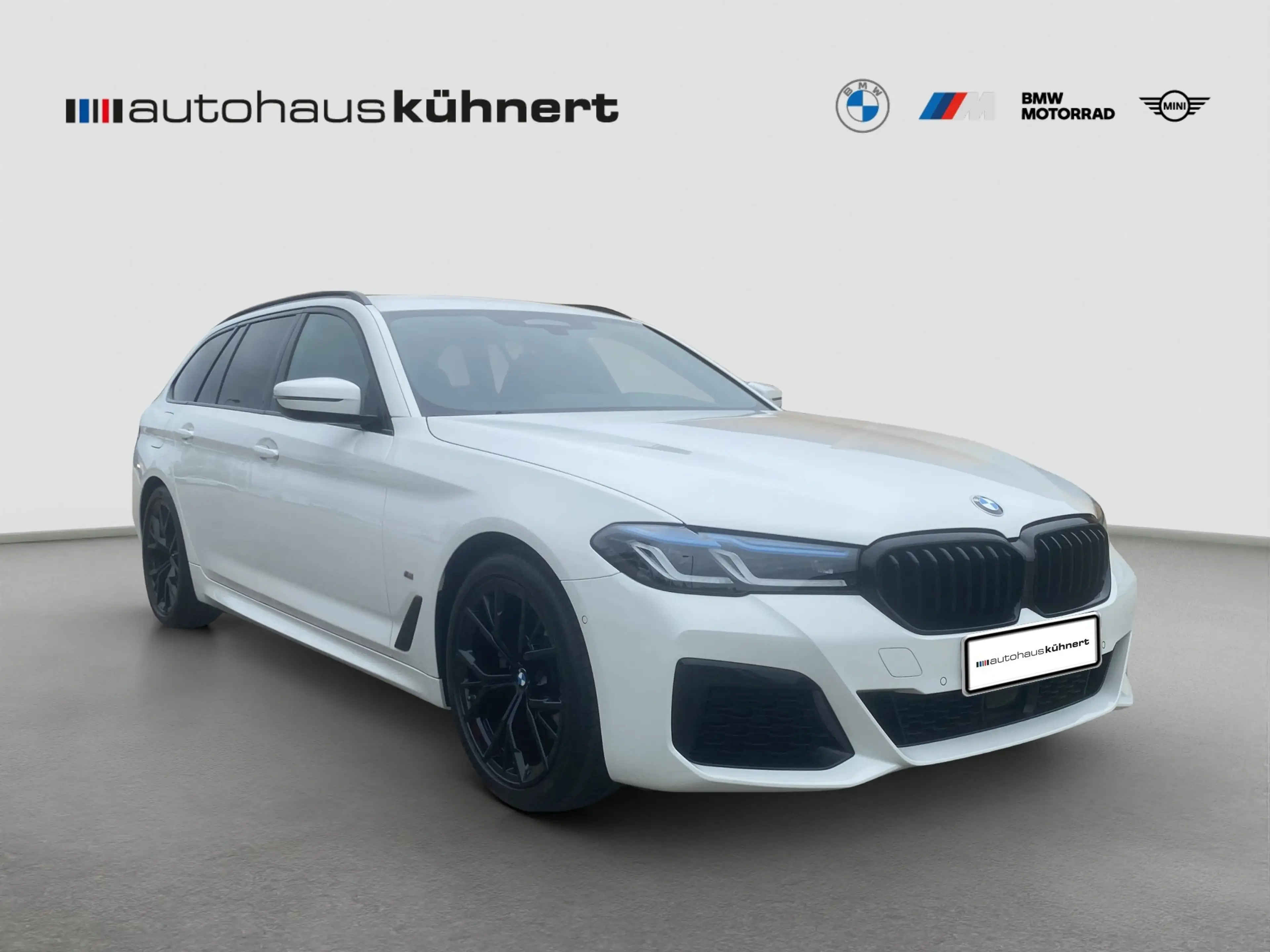 BMW 520 d xDrive Touring ///M-Sport ACC Laser SpurAss HUD — photo 9