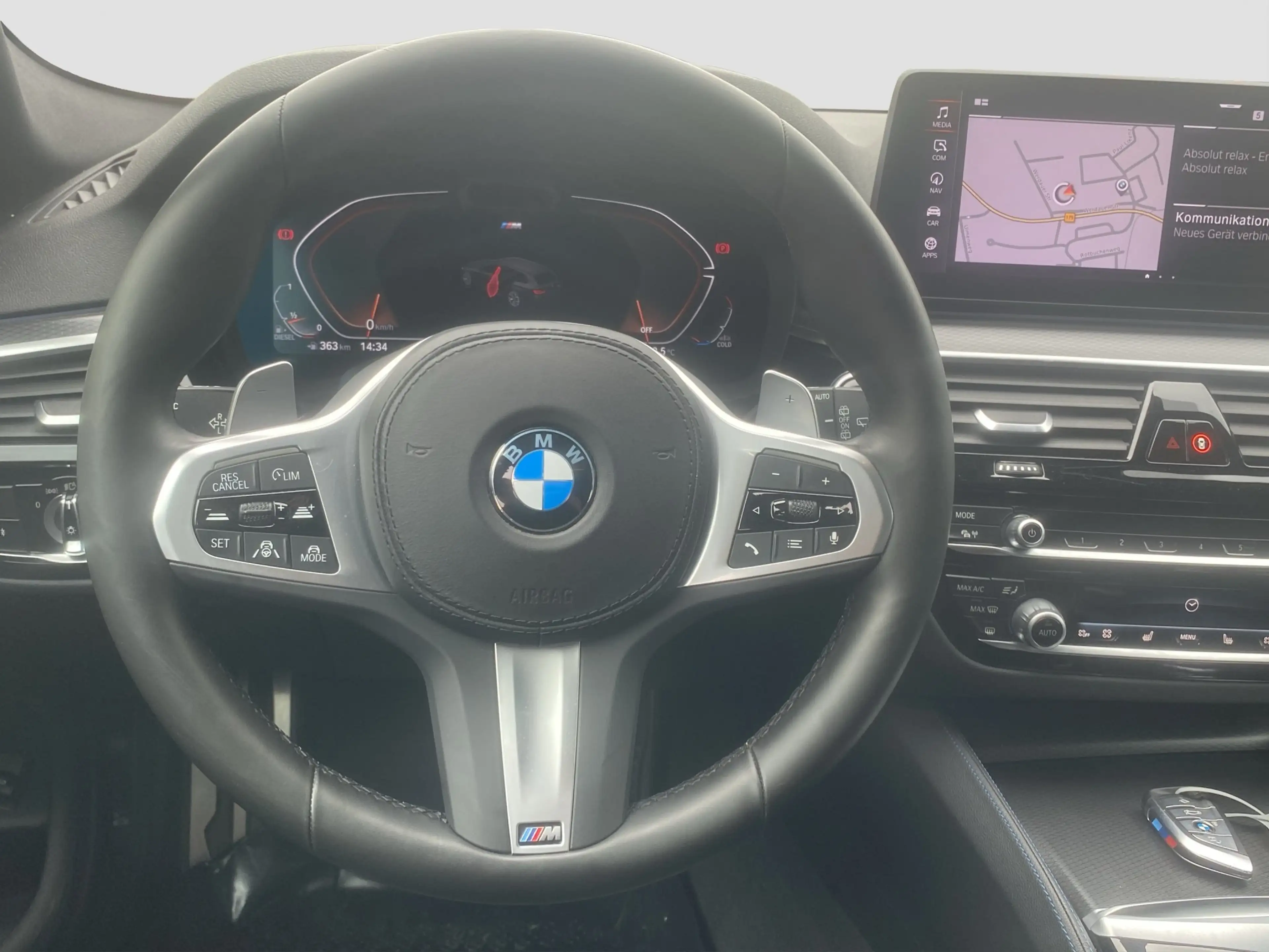 BMW 520 d xDrive Touring ///M-Sport ACC Laser SpurAss HUD — photo 13