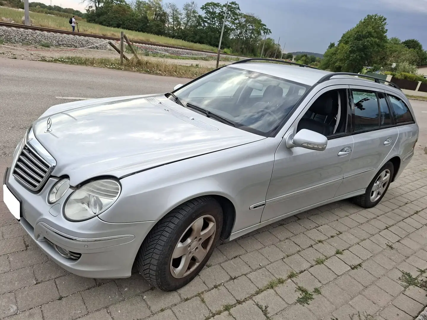 Mercedes-Benz E 350 E 350 T Avantg. 4MATIC Sport. Aut. Avantgarde Silber - 1