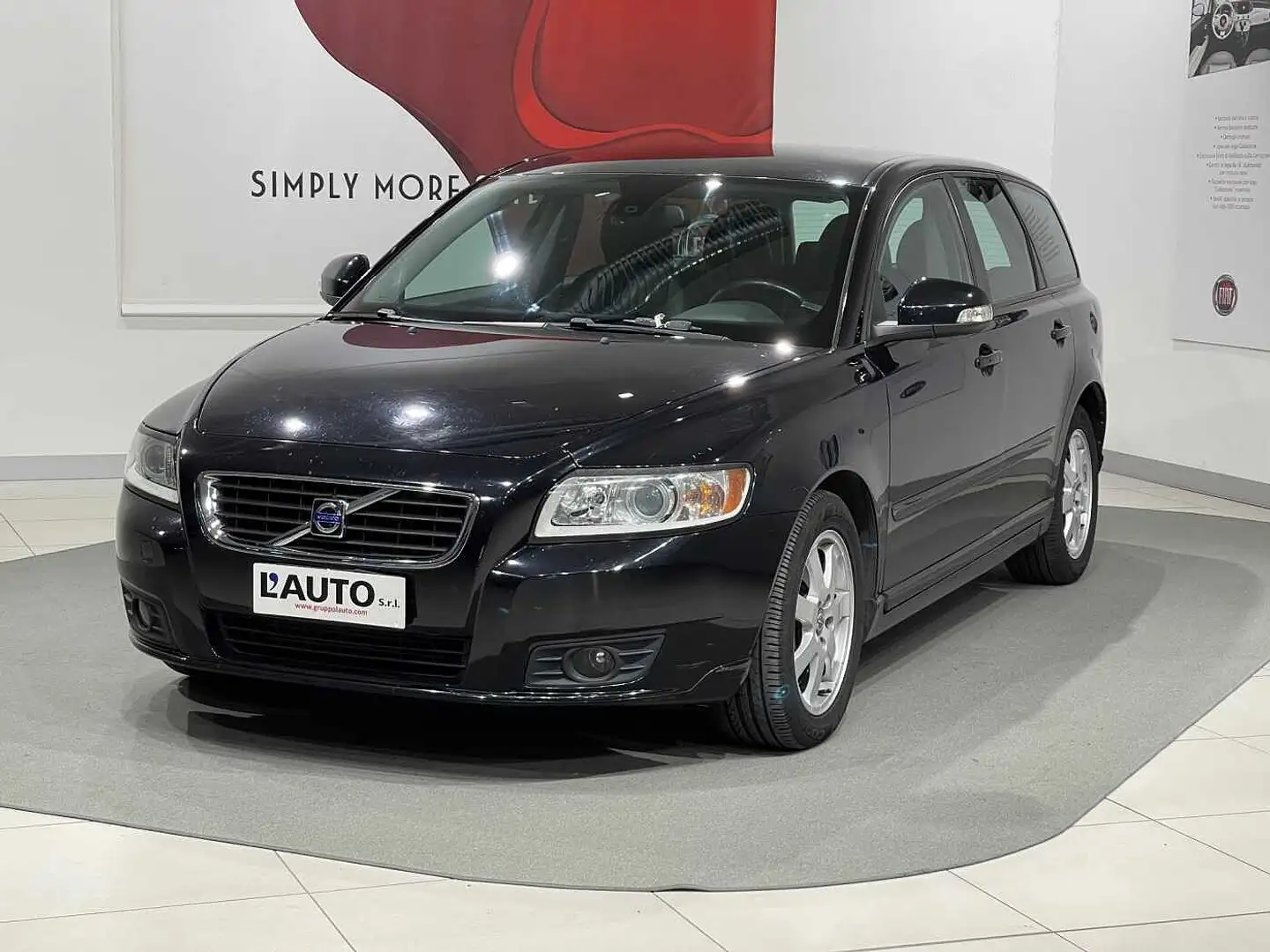Volvo V50 2.0 D cat Powershift Momentum Negro - 1