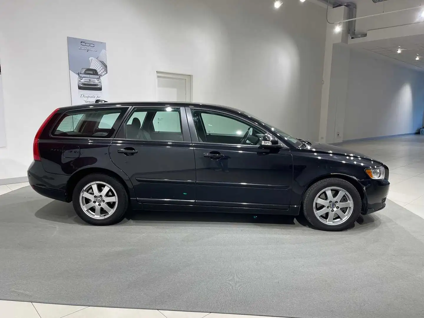 Volvo V50 2.0 D cat Powershift Momentum Negro - 2