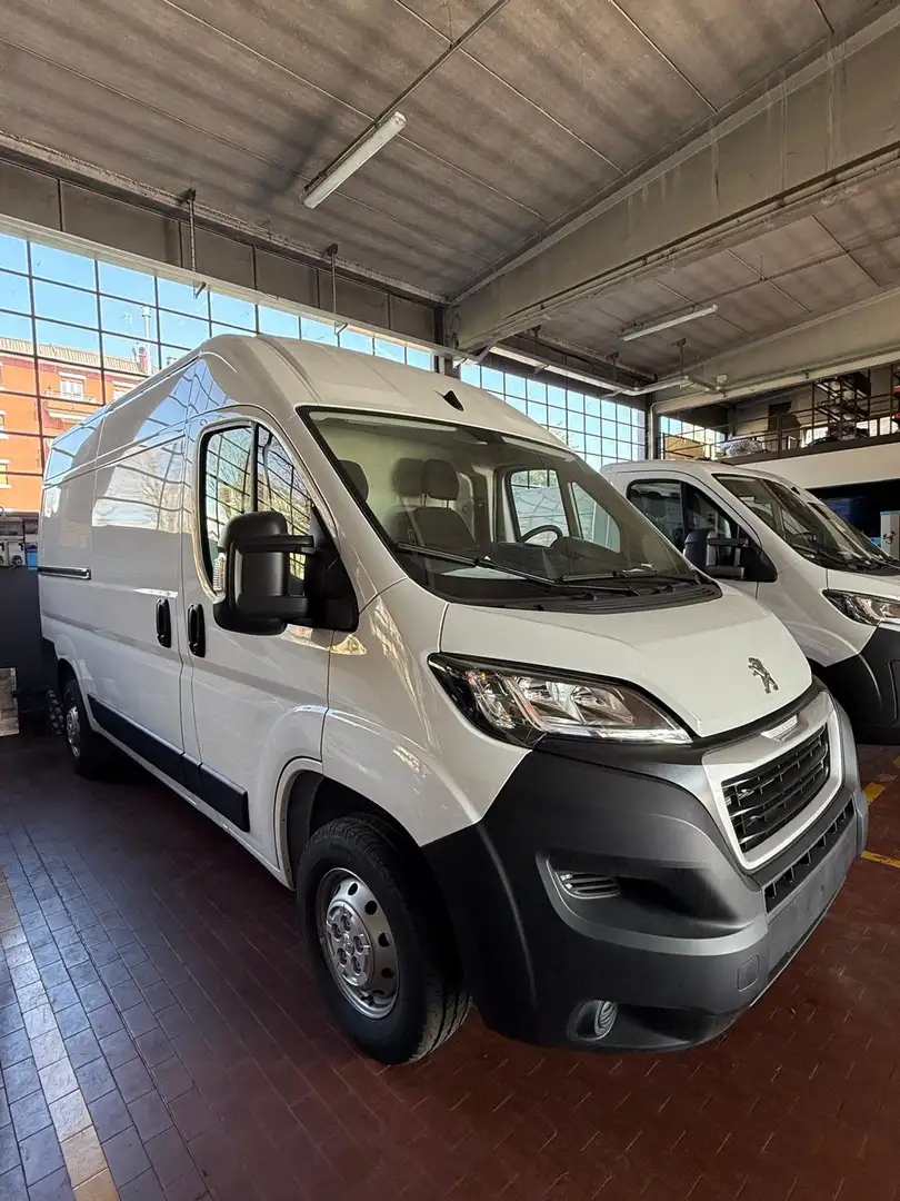 Peugeot Boxer BOXER 33 2.2 bluehdi 140 L2H2 FURGONE Blanco - 2