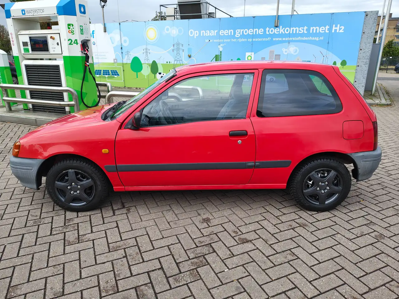 Toyota Starlet 1.3-16V, foto 3