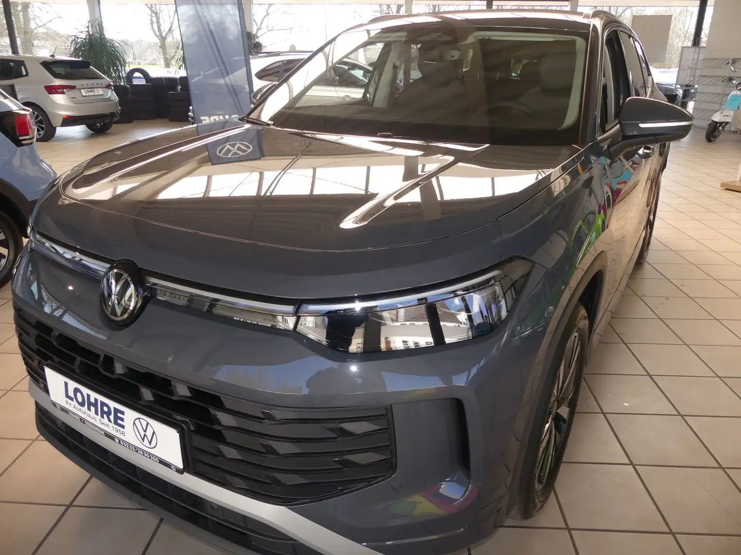 Volkswagen Tayron 1.5 TSI LIFE *7-Sitze,4Jahre Garantie"* Šedá - 1
