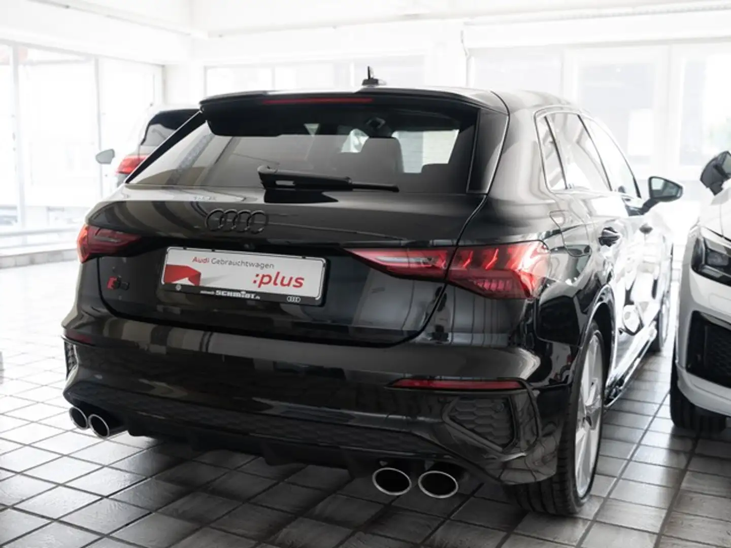 Audi S3 Sportback B&O Matrix LED Navi+ LM19 ACC Kamera Schwarz - 2