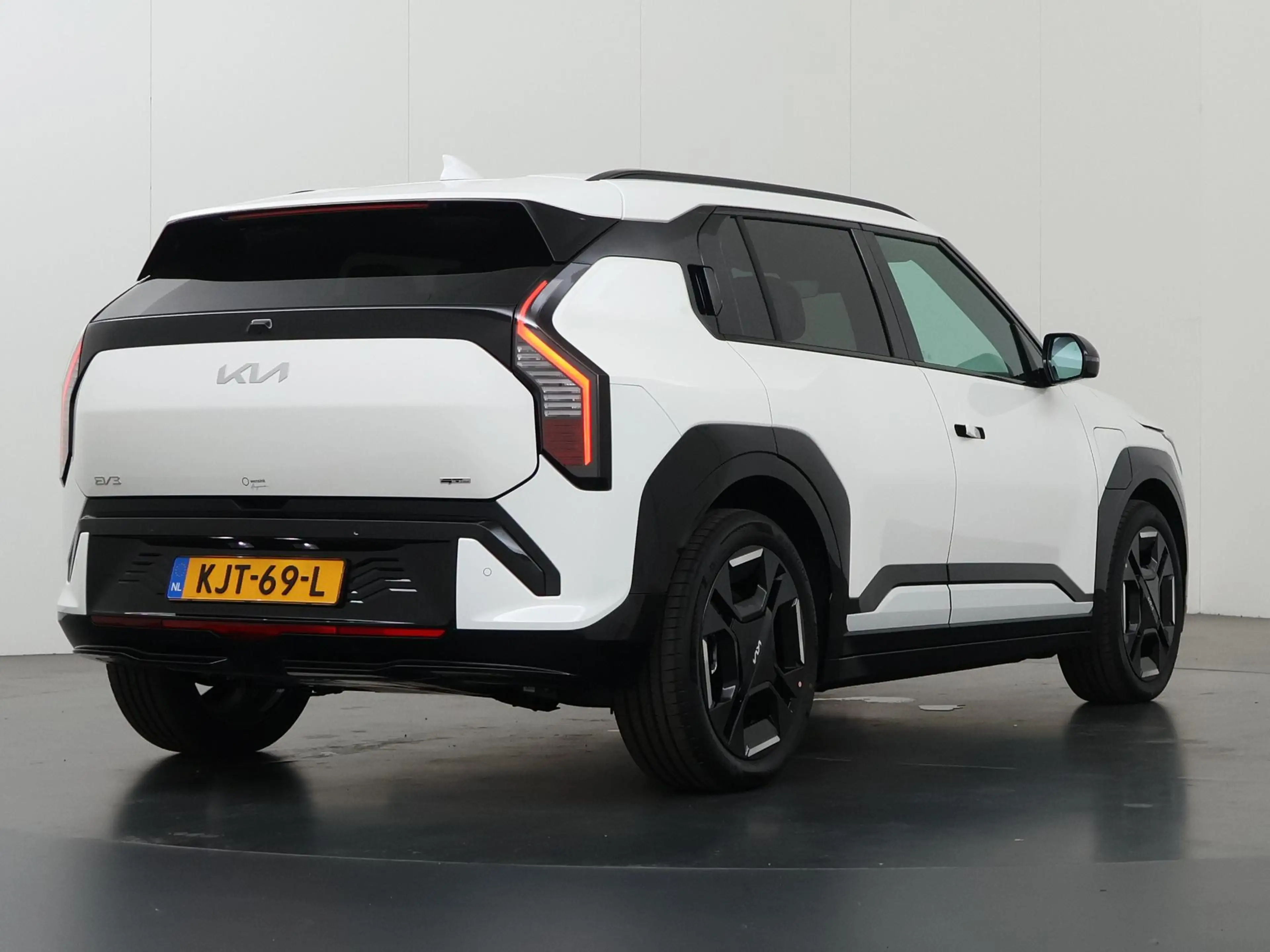 Kia EV3 GT-Line Business Edition 81.4 kWh — photo 2