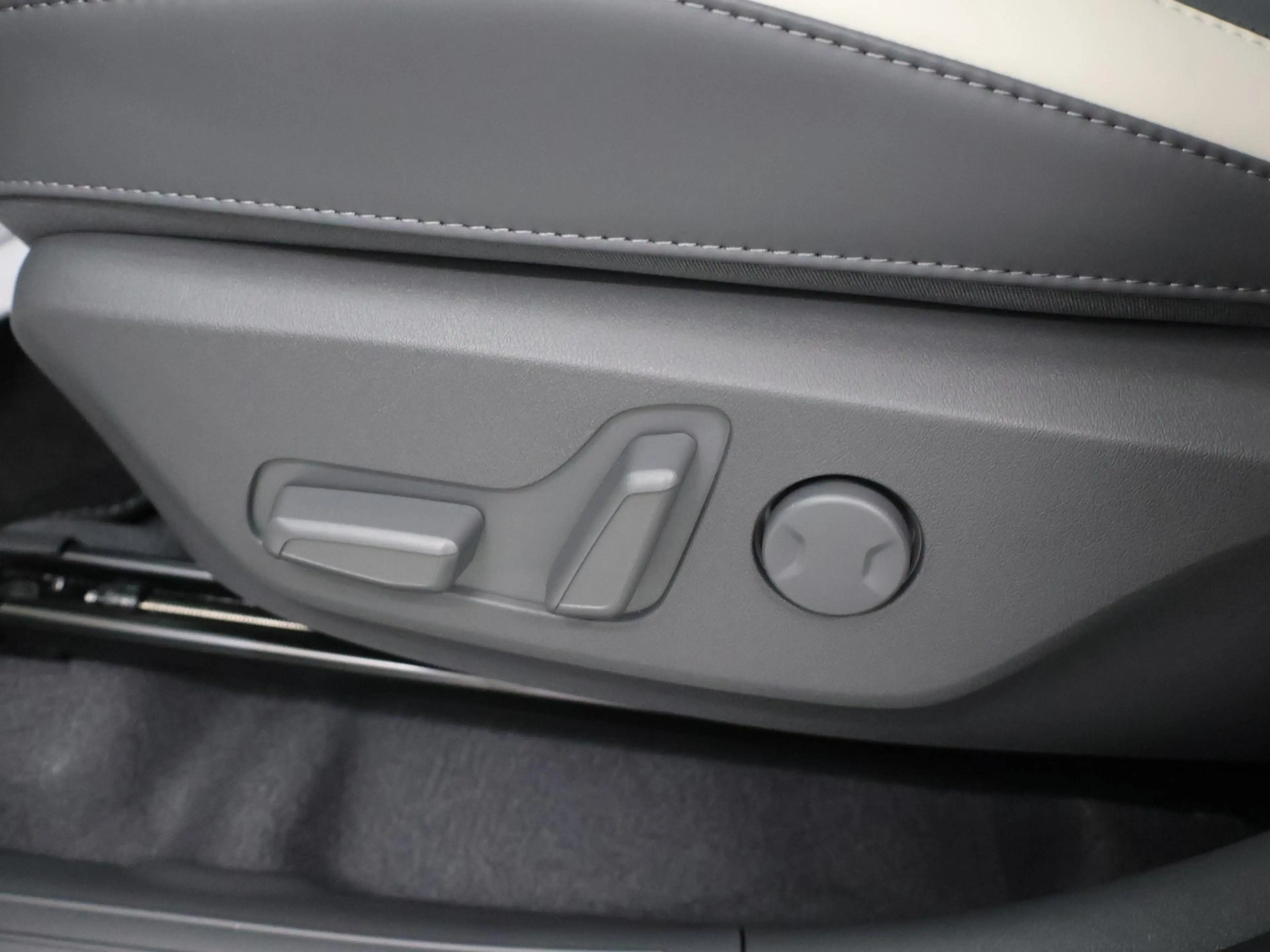 Kia EV3 GT-Line Business Edition 81.4 kWh — photo 12