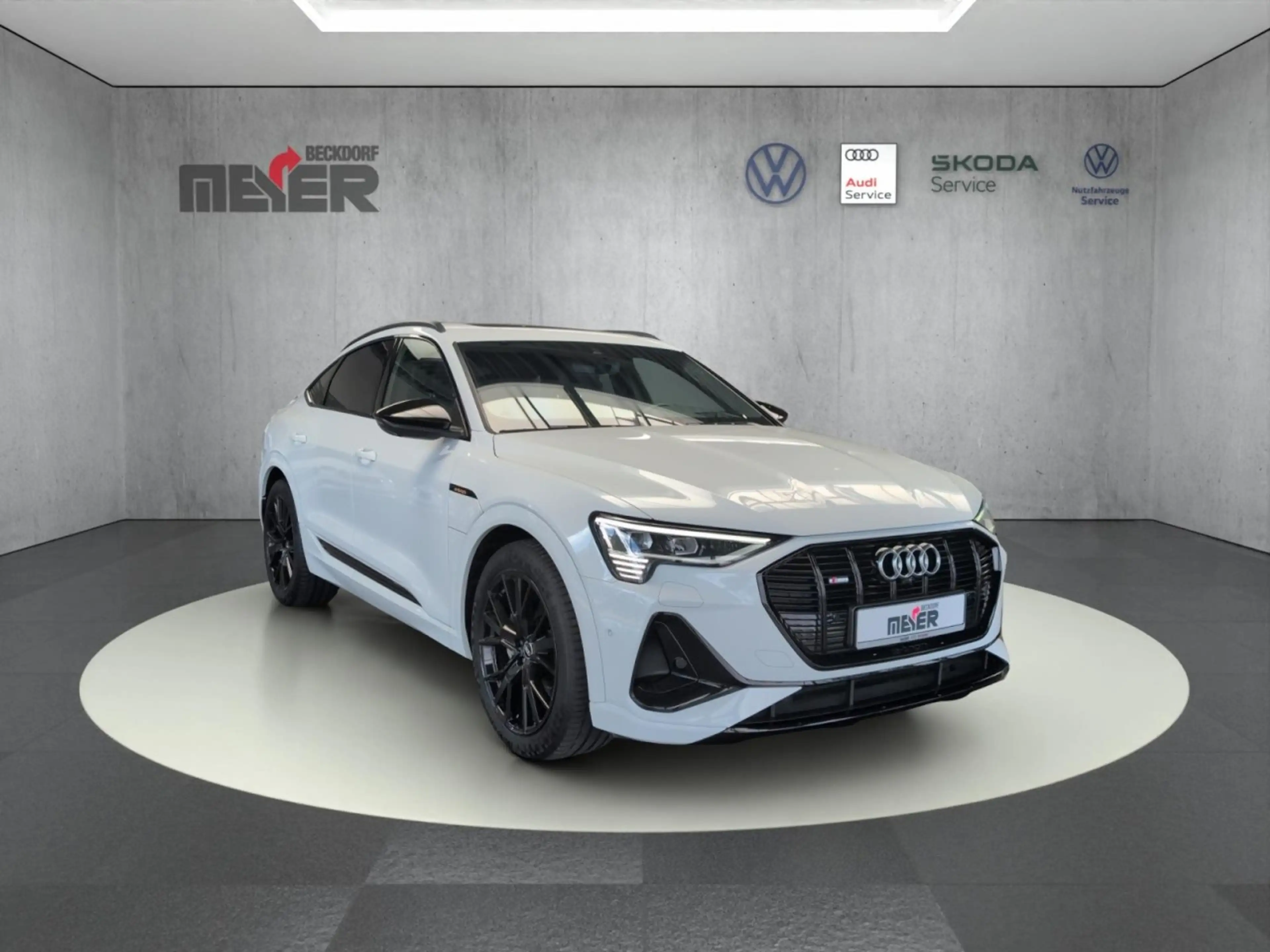 Audi e-tron Sportback S line quattro 230 kW Klima Navi — photo 8